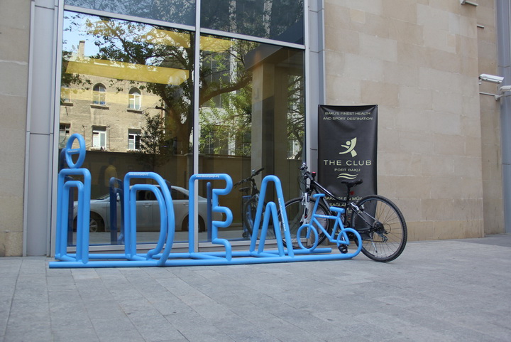 IDEA продолжает устанавливать велосипедные стоянки в Баку - ФОТО