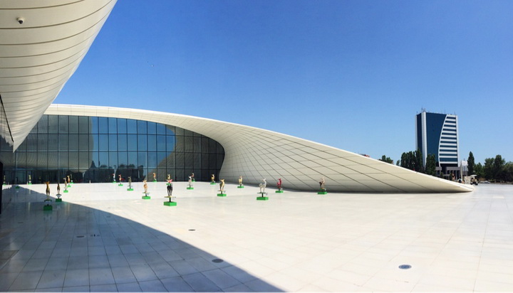 Центр Гейдара Алиева привел в восторг известного блогера - ФОТОГАЛЕРЕЯ