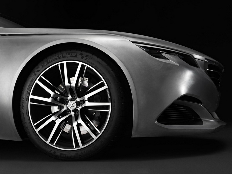Концепт Peugeot для Китая - эбонитовое дерево, "акулья кожа" и 340 л.с. - ФОТО