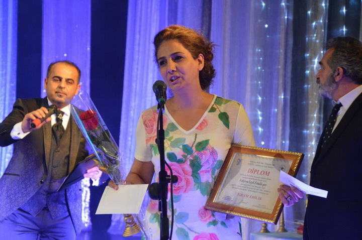 На закрытии сезона лучшим актерам раздали премии - ФОТО