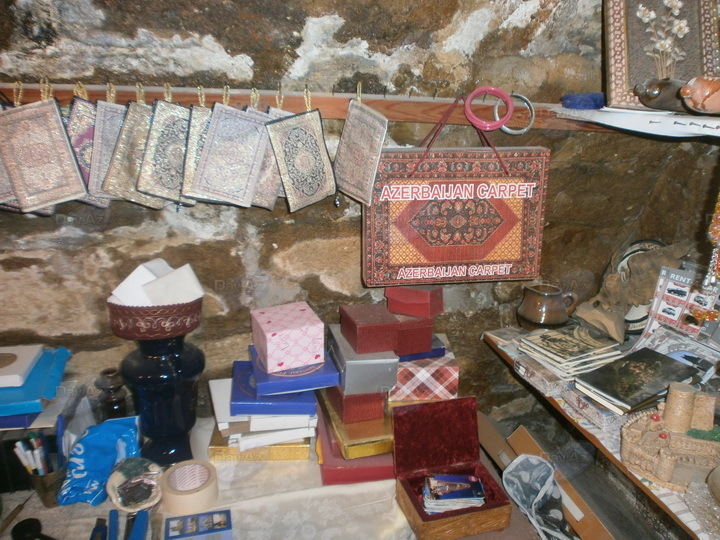 Что покупают в Баку иностранные туристы?