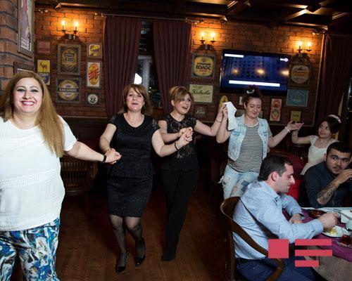 Известная телеведущая устроила себя яркий праздник - ФОТО