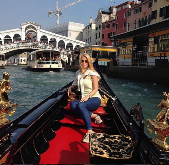 Açıq-saçıq İran qızları - FOTOLAR