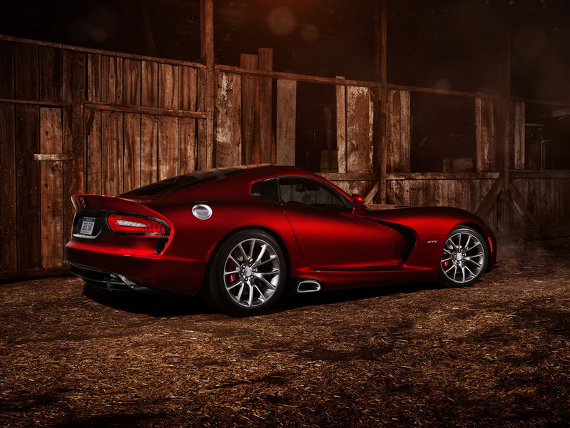 В Нью-Йорке представлено пятое поколение суперкара Viper - ФОТОСЕССИЯ