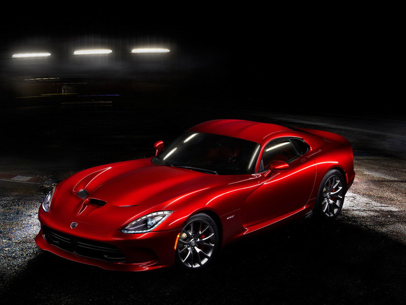 В Нью-Йорке представлено пятое поколение суперкара Viper - ФОТОСЕССИЯ