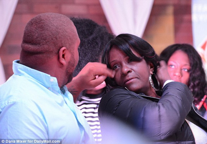 Дочь Уитни Хьюстон поправляется - ОБНОВЛЕНО - ФОТО