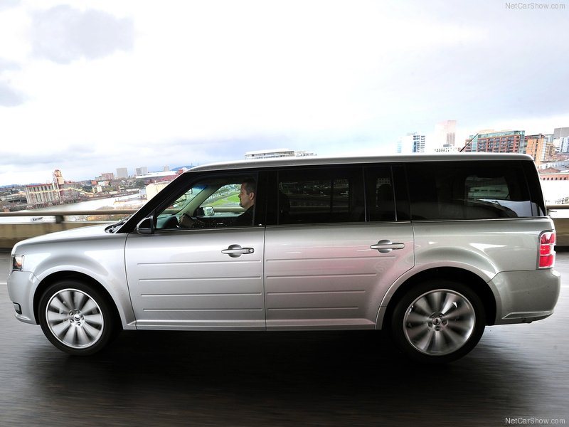 Новый семиместный внедорожник Ford Flex 2013 года - ФОТОСЕССИЯ