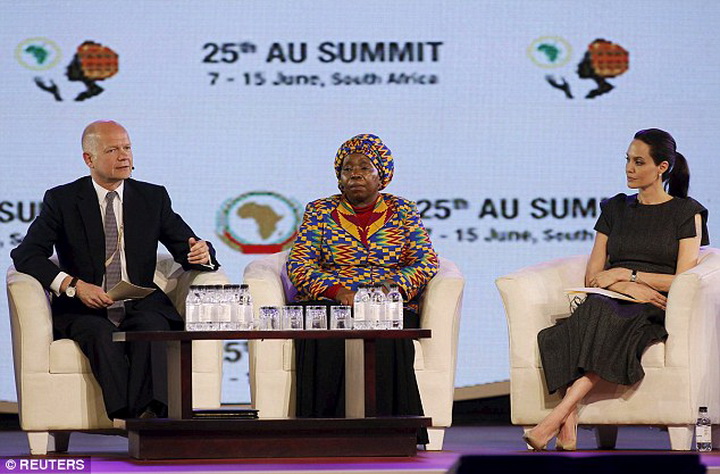 Анджелина Джоли удивила своим видом - ФОТО