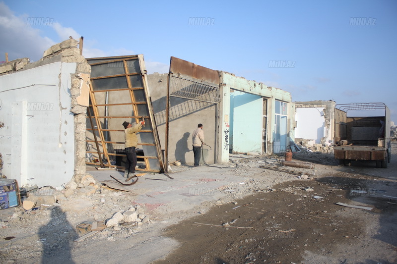 Bakıda Ziya Bünyadov prospektinin ətrafı sökülür – FOTO