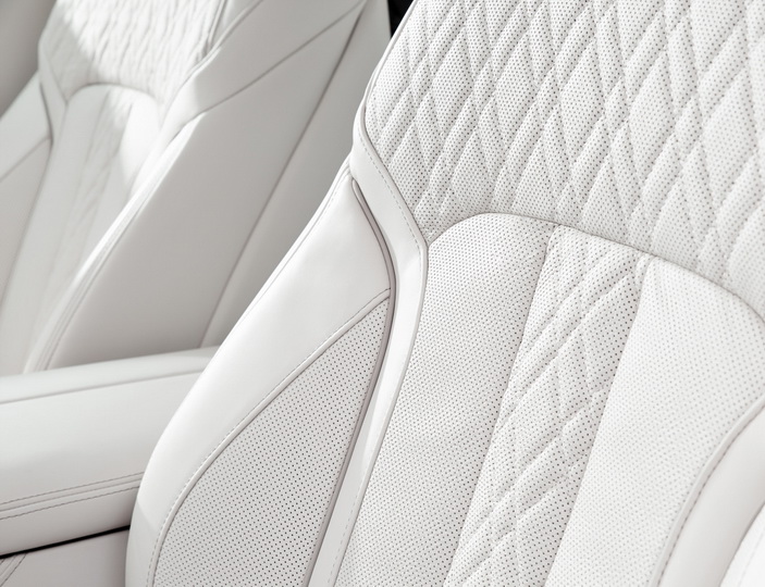 Новый BMW 7-Series представлен официально: все подробности о новинке - ФОТО