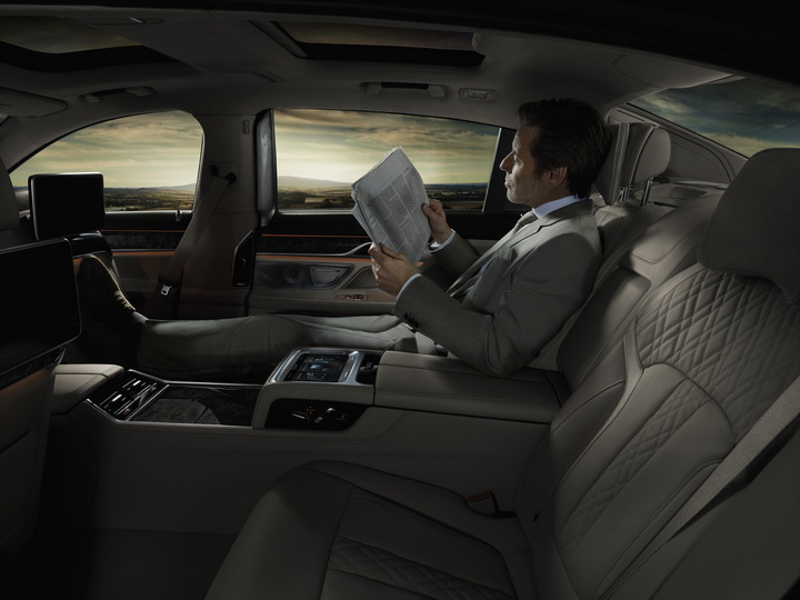 Новый BMW 7-Series представлен официально: все подробности о новинке - ФОТО