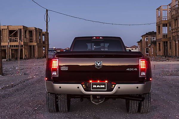 Dodge Ram 2013: новый мощный пикап - ФОТО