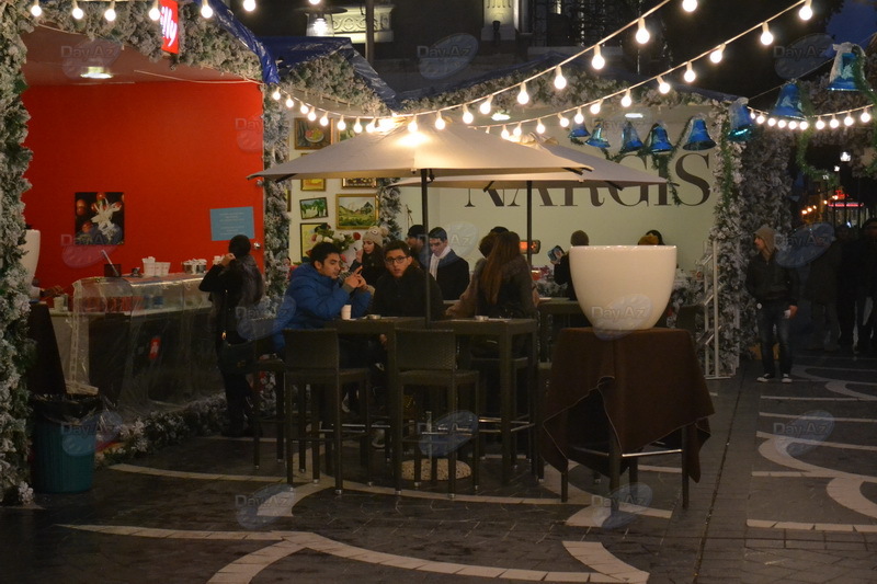 Настоящая сказка: новогодняя ярмарка в центре Баку - РЕПОРТАЖ - ФОТО