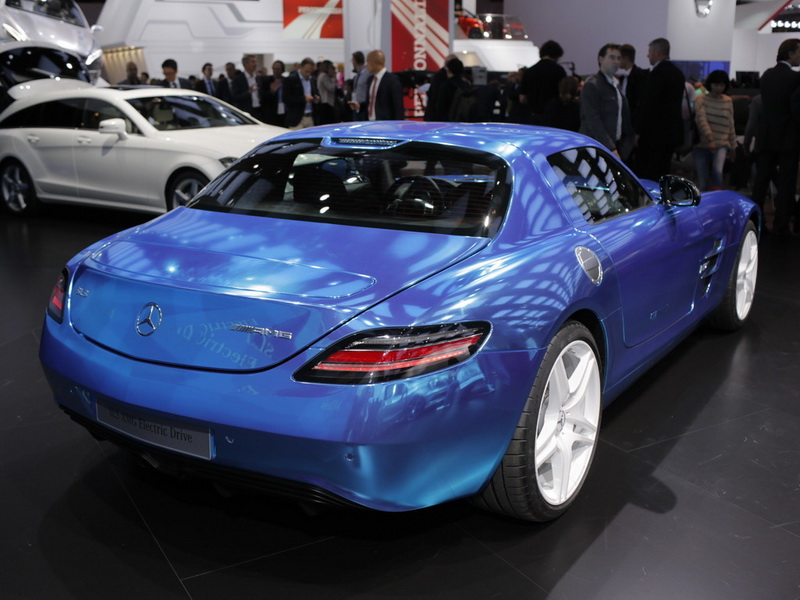 Самый быстрый электрокар в мире дебютировал на стенде Mercedes - ФОТОСЕССИЯ