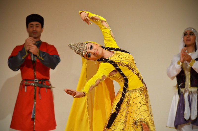Azərbaycan XX ənənəvi Dunay mahnı və rəqs festivalında - ФОТО