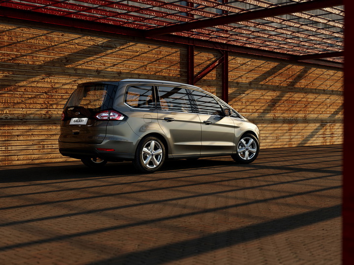 Ford показал абсолютно новый минивэн Galaxy - ФОТО