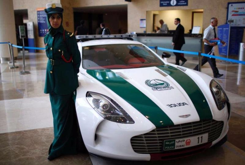 16 самых быстрых полицейских автомобилей в мире - ФОТО