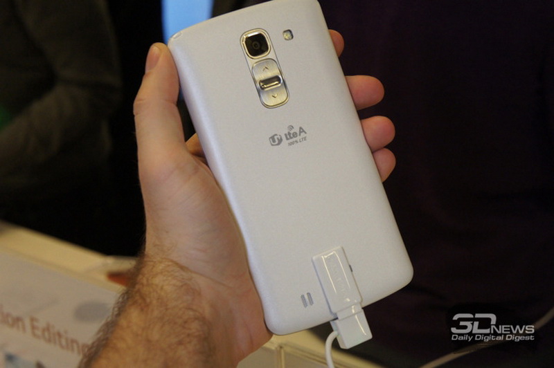 LG представила новые смартфоны и мощный фаблет - ФОТО