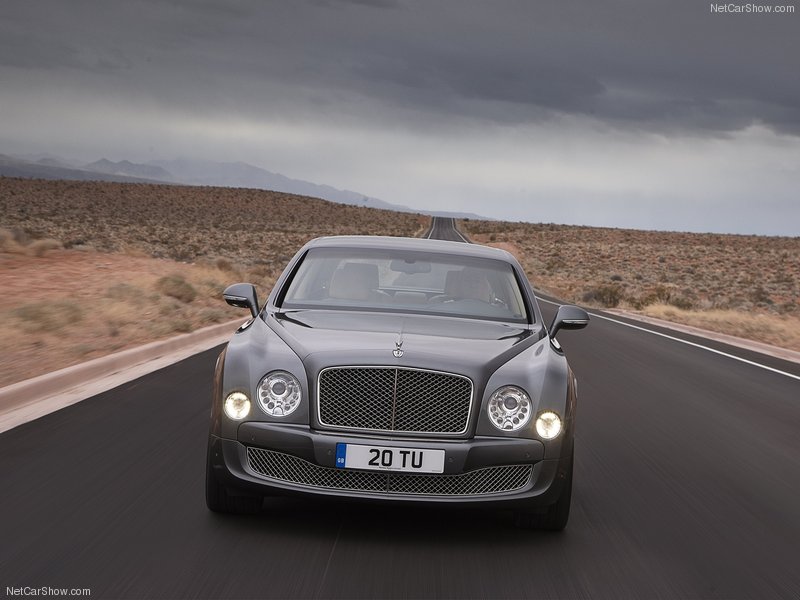 Новый роскошный седан Bentley 2013 года - ФОТОСЕССИЯ