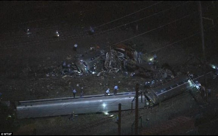 Американцы пережили ужас при крушении поезда - ОБНОВЛЕНО - ФОТО
