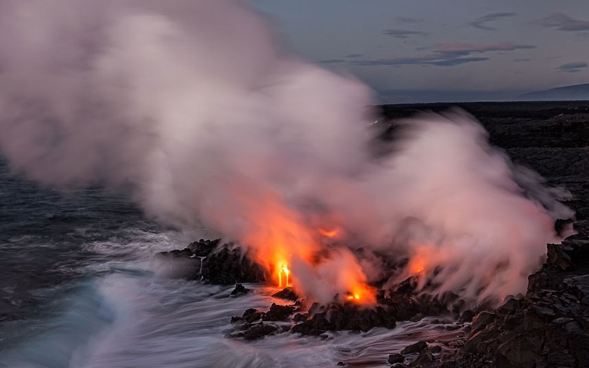 Фотограф-экстремал в опасной близости от вулкана на Гавайях - ФОТОСЕССИЯ