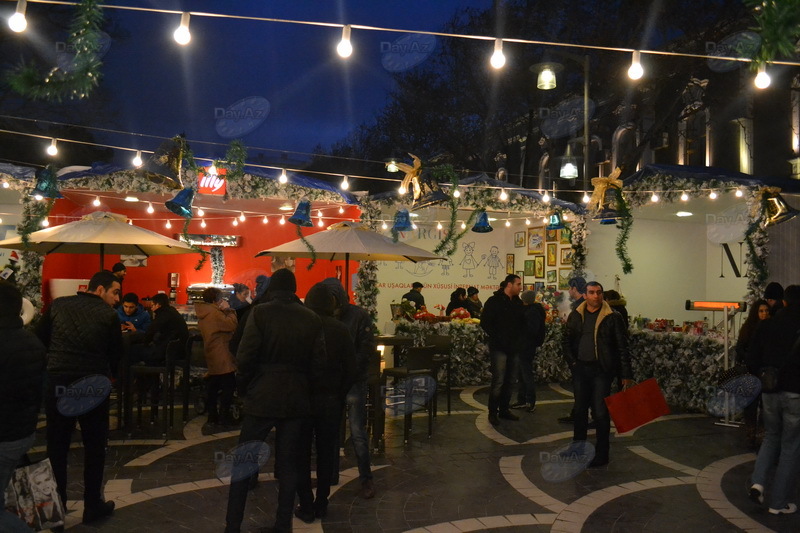 Настоящая сказка: новогодняя ярмарка в центре Баку - РЕПОРТАЖ - ФОТО