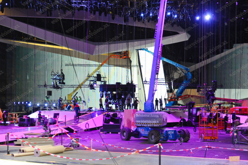 В Baku Crystal Hall завершается подготовка к "Евровидению 2012" - ФОТО