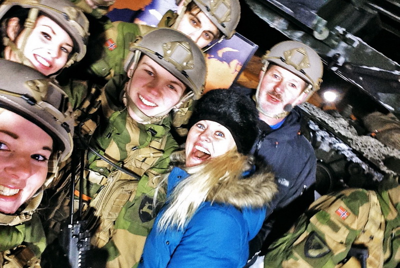 Фотографии солдат стран НАТО стали настоящими хитами - ФОТОСЕССИЯ