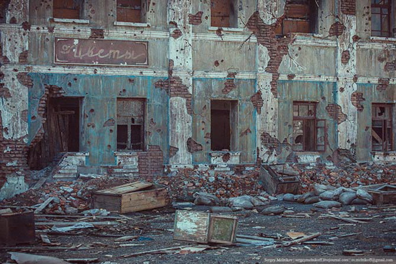 Декорации кварталов разрушенного Сталинграда - ФОТОСЕССИЯ