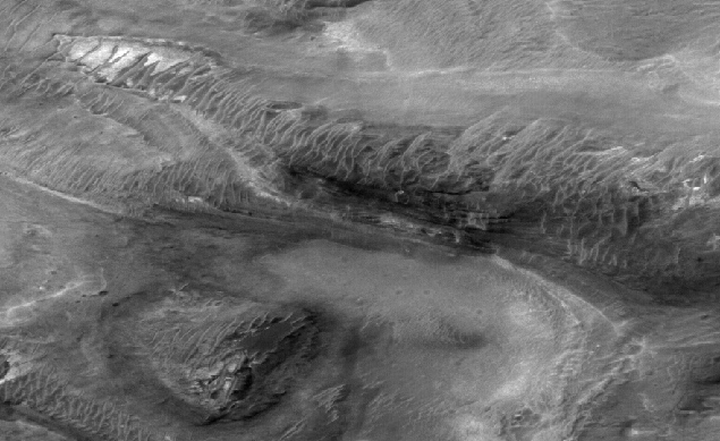 Невероятно! На Марсе обнаружен корабль инопланетян - ФОТО