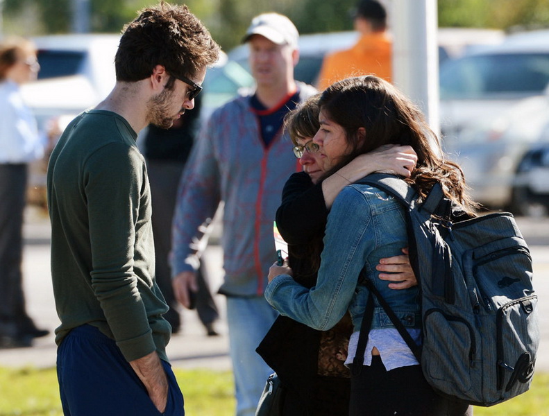 В Канаде двухэтажный автобус протаранил пассажирский поезд - ОБНОВЛЕНО - ФОТО - ВИДЕО