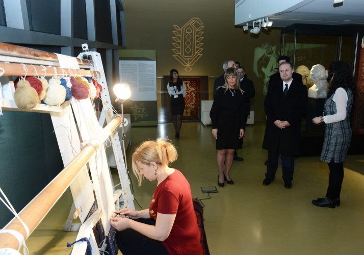 Премьер Мальты восхищен красотой азербайджанских ковров и Ичеришехер -ОБНОВЛЕНО - ФОТО