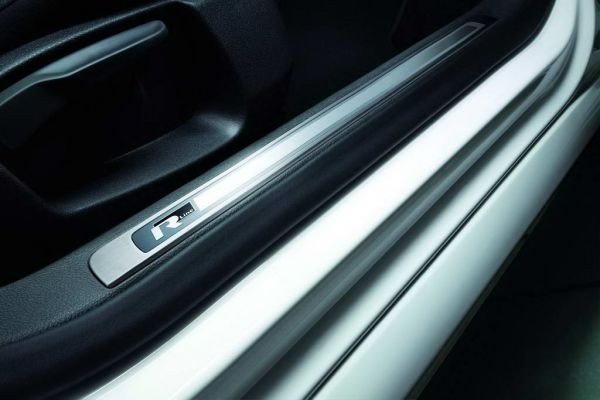 Volkswagen Passat R-Line: скромный тюнинг от производителя - ФОТОСЕССИЯ