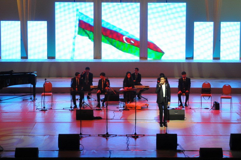 Respublika Gününə həsr olunmuş “Zirvələrə doğru” konsert keçirilmişdir - FOTO