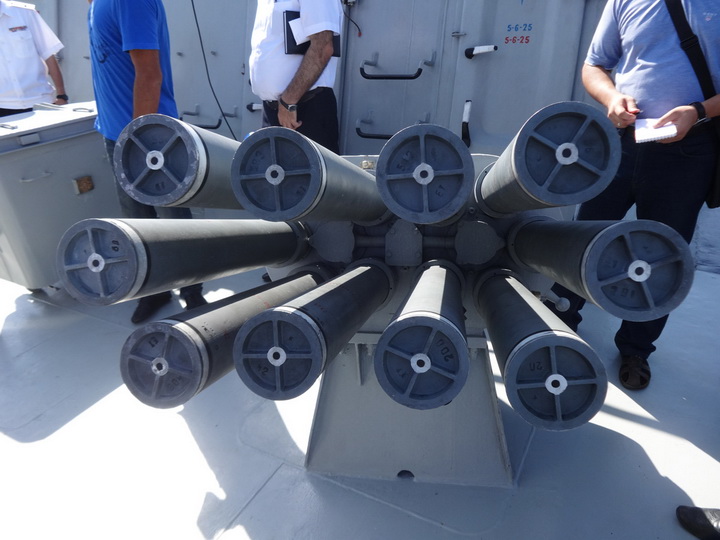 Российские военные корабли у причала Морского вокзала Баку - ФОТО