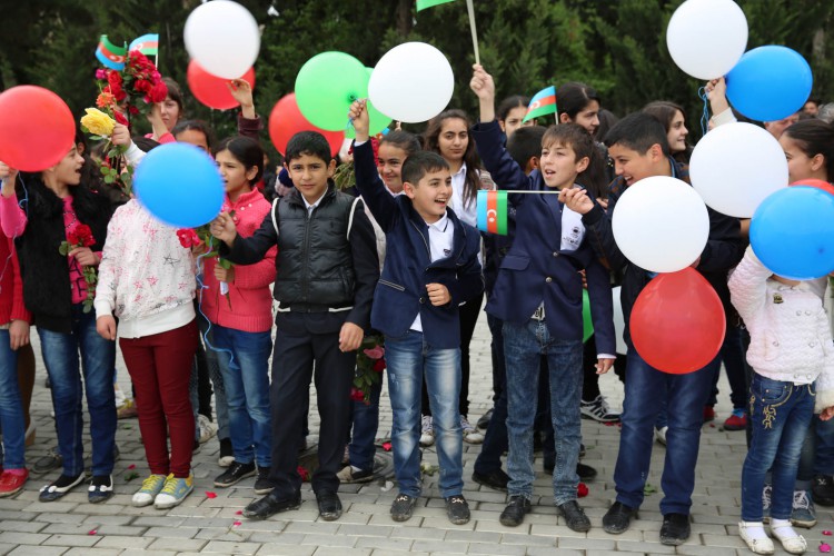 Факел Евроигр доставлен в Евлах - ФОТО - ВИДЕО