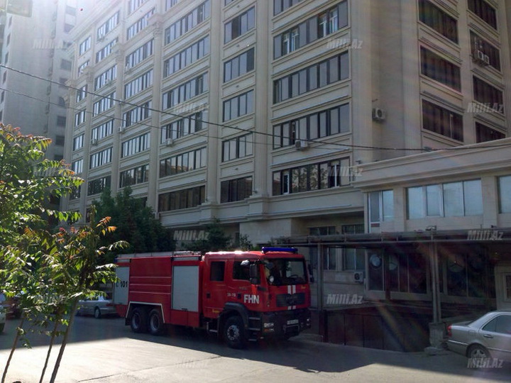 В Баку усилена охрана зданий с опасной облицовкой - ФОТО