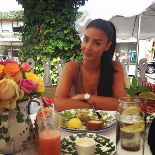 Açıq-saçıq İran qızları - FOTOLAR