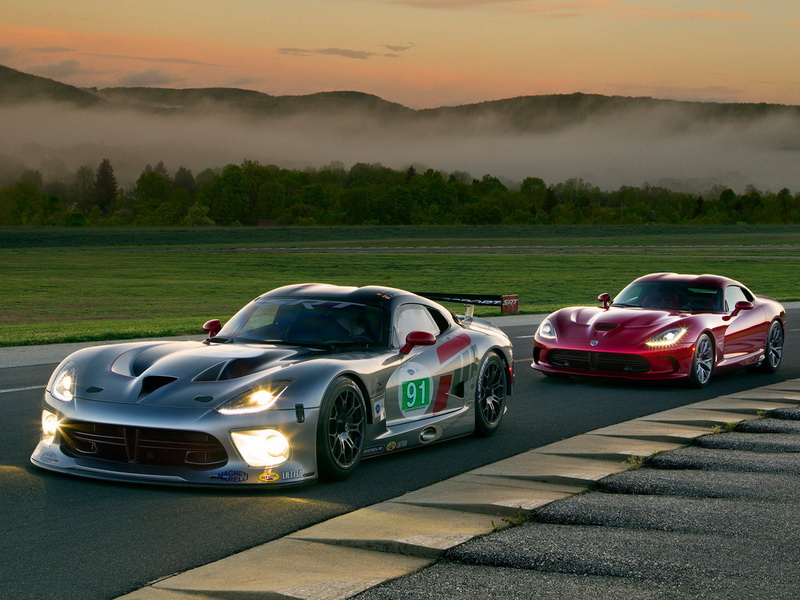 В Нью-Йорке представлено пятое поколение суперкара Viper - ФОТОСЕССИЯ