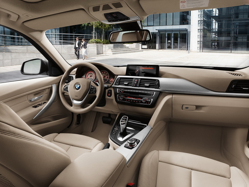 BMW представил универсал 3 Series и трехдверную "единичку" - ФОТОСЕССИЯ