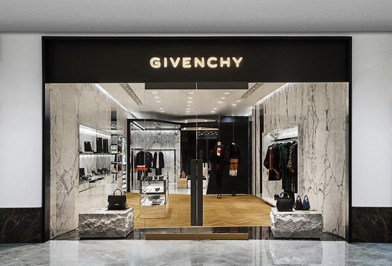 Бутик Givenchy открылся в Port Baku Mall - ФОТО