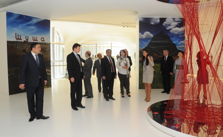 Руководители диппредставительств в Швейцарии и Лихтенштейне ознакомилась с Центром Гейдара Алиева - ФОТО