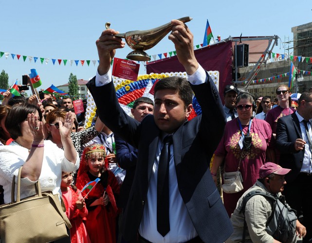 Факел Евроигр доставлен в Уджар - ФОТО