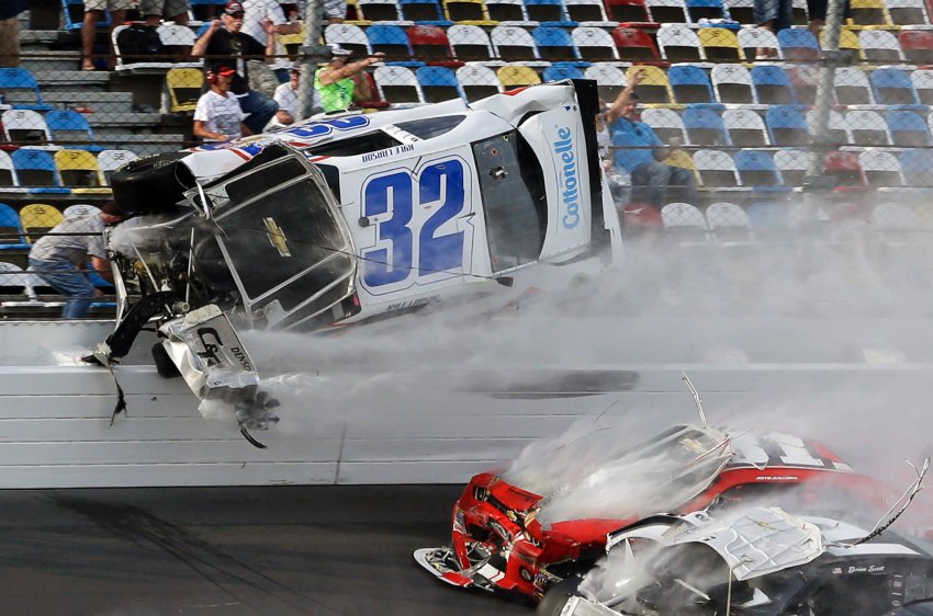 Самые страшные аварии на автогоноках NASCAR - ФОТОСЕССИЯ