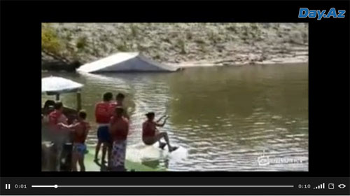 Неудачный старт девушки на водных лыжах - ВИДЕО