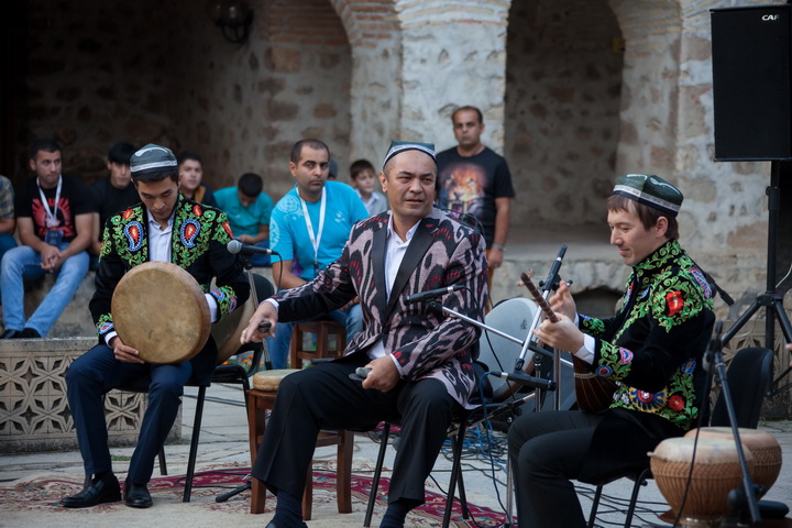 Şəkidə bu dəfə iranlılar oxudu, özbəklər ustad dərsi keçdi - FOTOLAR