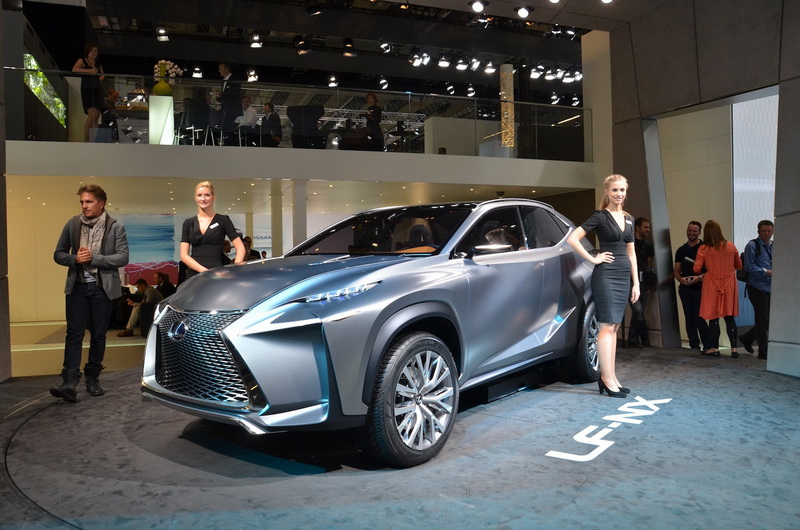 Концептуальный кроссовер Lexus прозвали "скомканной бумажкой" - ФОТО
