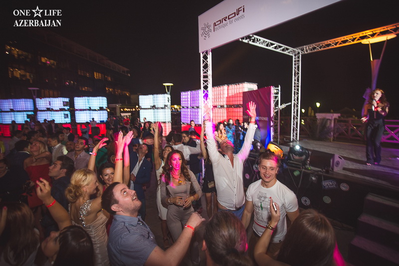 На побережье Каспия прошел зажигательный вечер ONE LIFE party Grand opening с участием звезд - ОБНОВЛЕНО - ФОТО