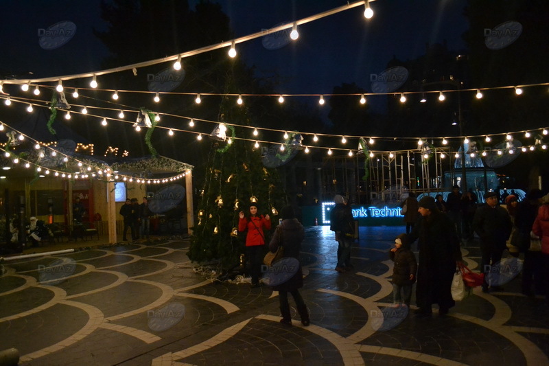 Настоящая сказка: новогодняя ярмарка в центре Баку - РЕПОРТАЖ - ФОТО