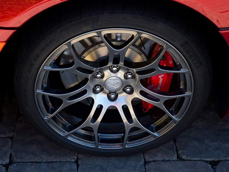 Chrysler остановит выпуск SRT Viper на 2 месяца - ФОТО